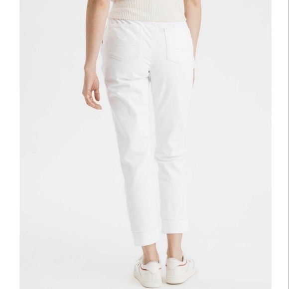 American Eagle Outfitters Pleated Mom Jeans in Soft White Size 10 Regular NWT - Picture 4 of 15